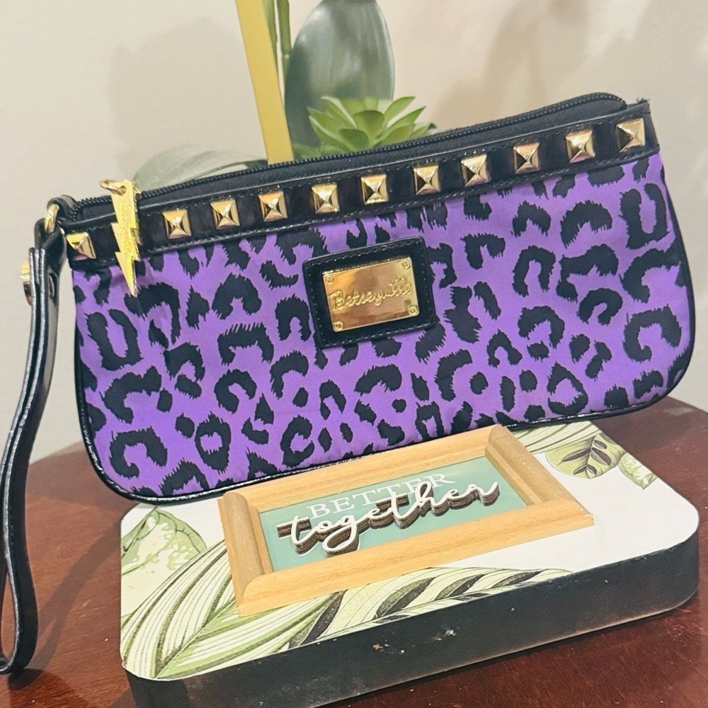 Purple Leopard Print Wristlet Clutch Betseyville wallet bag pouch designer - Picture 2 of 9